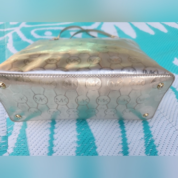 Michael Kors Large Jet Set with Chain strap Gold MK Tote. - Picture 16 of 16